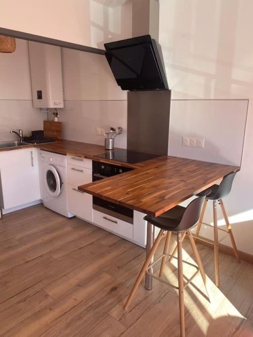 Studio Moderne Et Cosy Avec Balcon Et Parking Apartment Perigueux Exterior photo